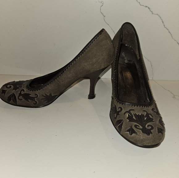 SPRING heels - Picture 1 of 3